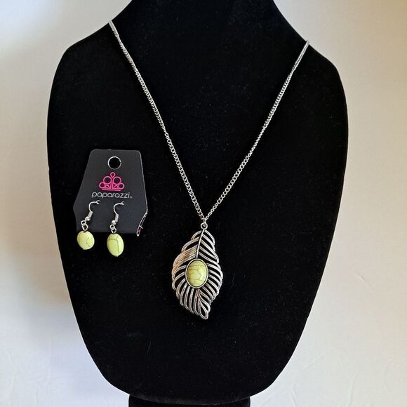 Paparazzi Fashion Flight Path Fashion Jewelry Two Piece Set - Picture 1 of 4